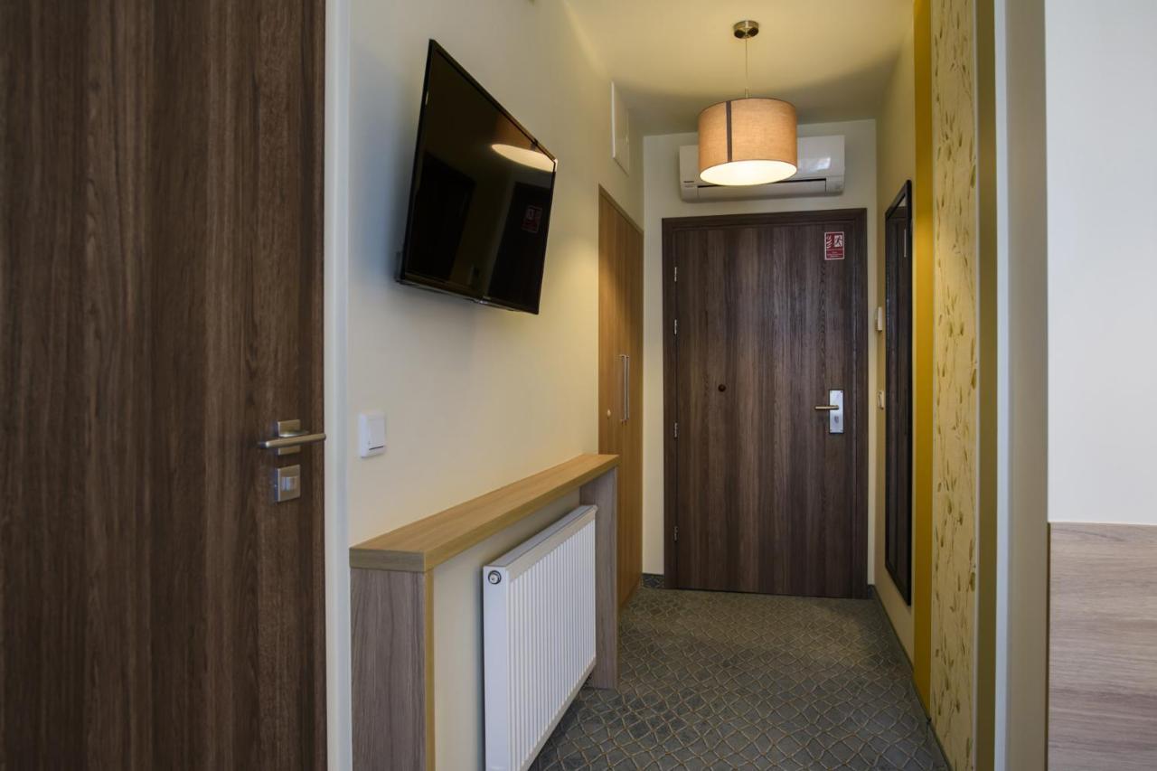 Hotel Brzozowka Busko-Zdrój Esterno foto